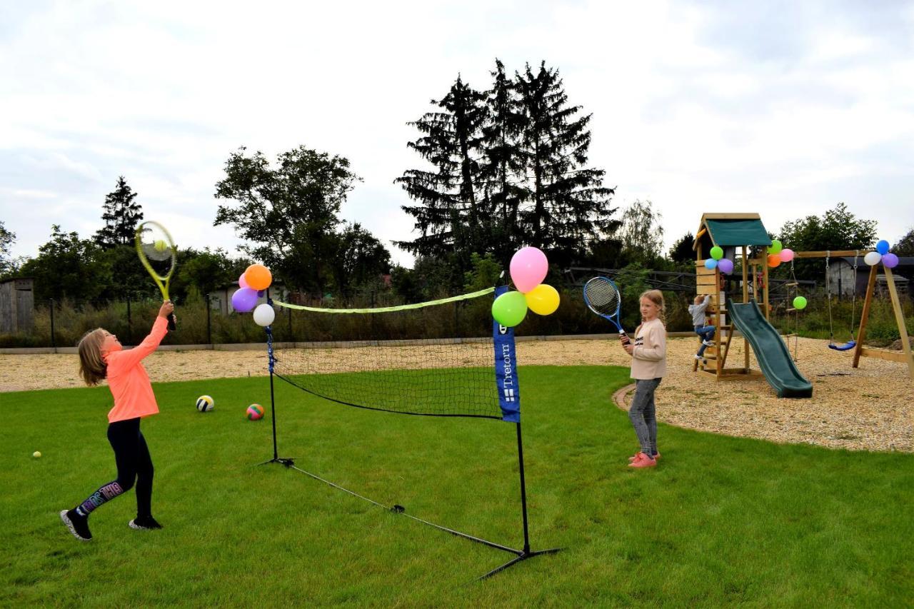 Boutique Odyseja & Spa チェホチネク エクステリア 写真 Balloon tennis