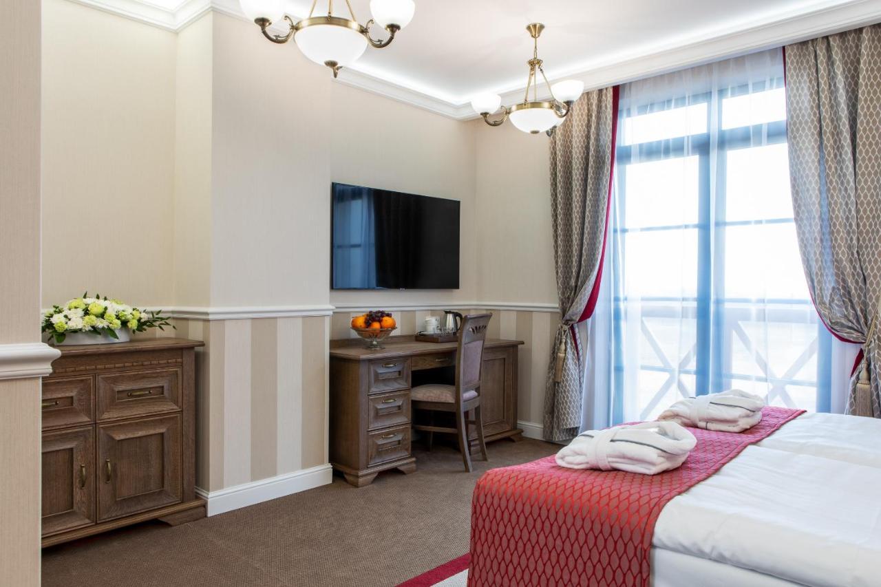 Boutique Odyseja & Spa チェホチネク エクステリア 写真 A room at the hotel